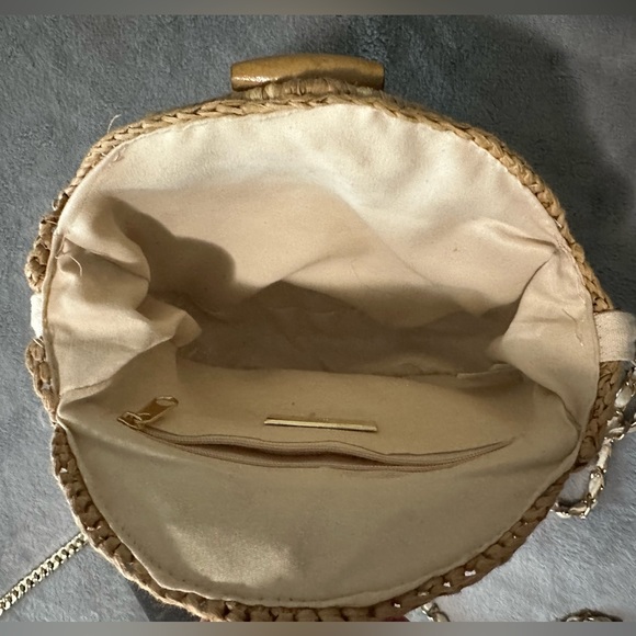 🌻🌴Bohemian Circular Straw Crossbody Bag! - Picture 9 of 10